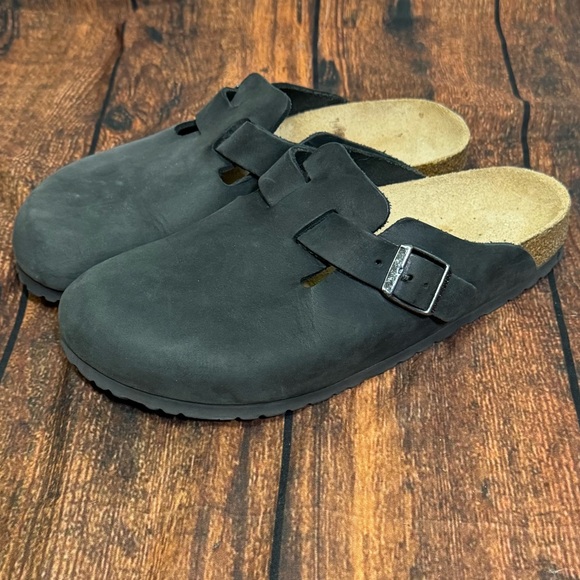 Birkenstock Shoes - Birkenstock Oiled Leather Boston Clogs in Black EU 40 / US 9 - 9.5